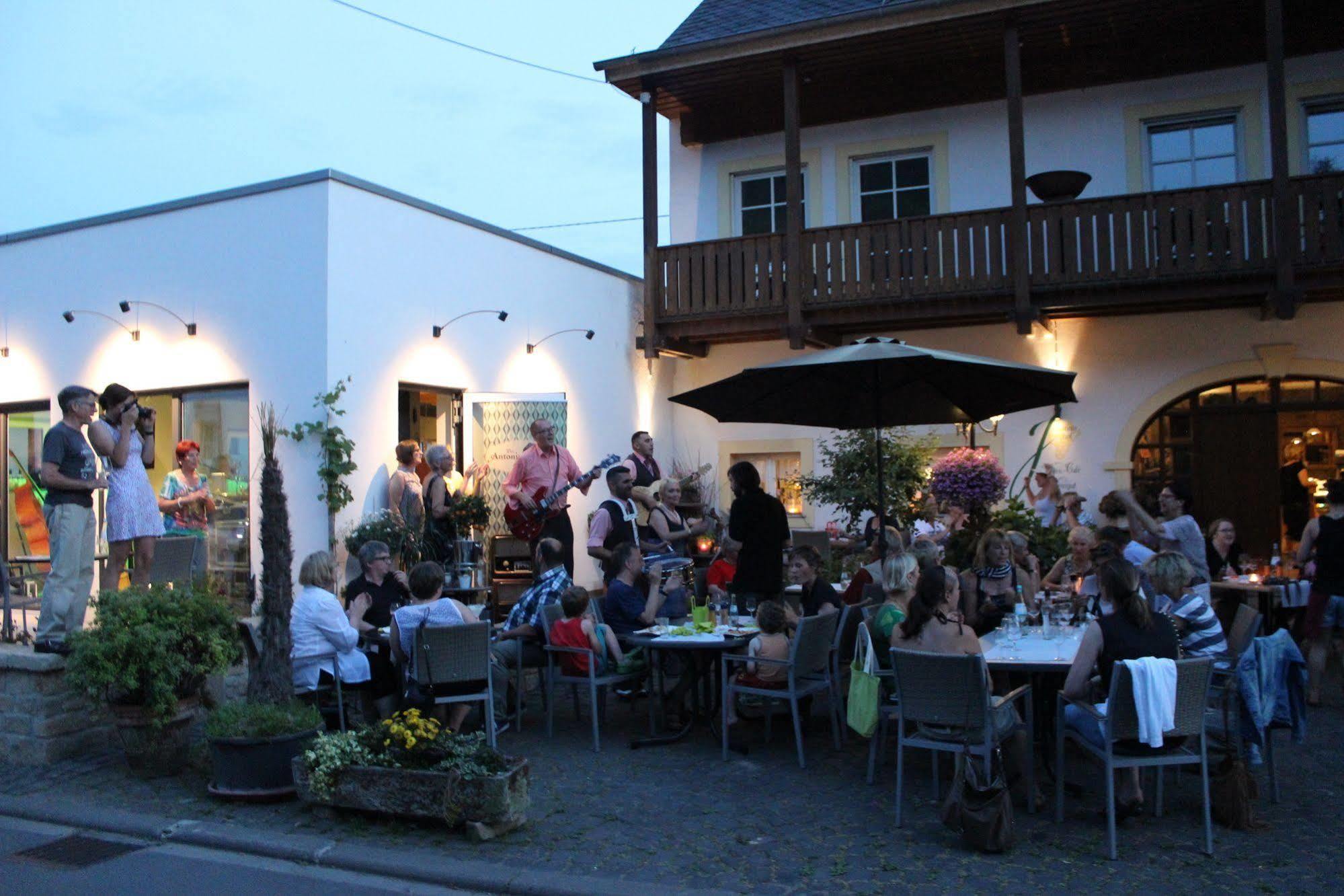 Hotel Johannishof Wein-Café&Gästehaus à Langsur Extérieur photo